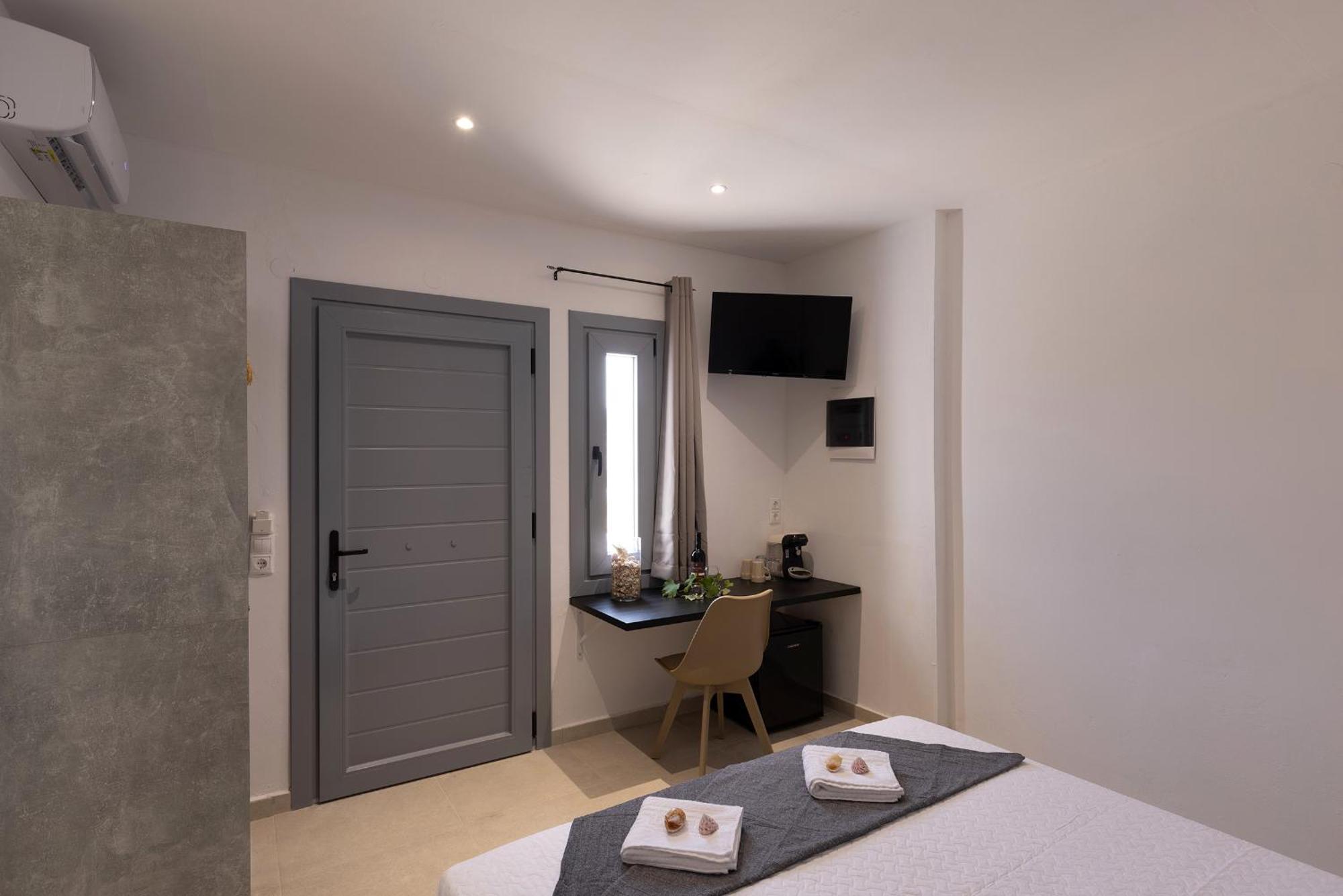 Chrysonisos Suites With Sunset & Seaviews Near 金尼昂 外观 照片